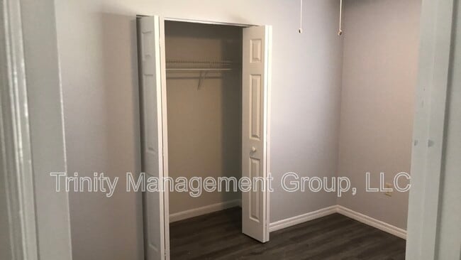 Building Photo - 2240 NE 39th St