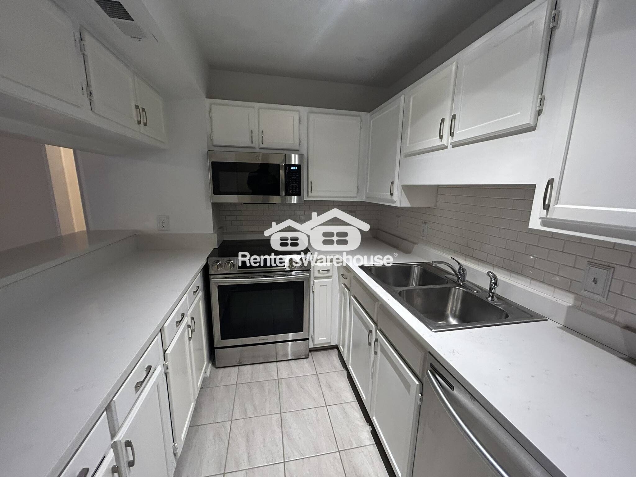 Building Photo - 1303 Gables Dr