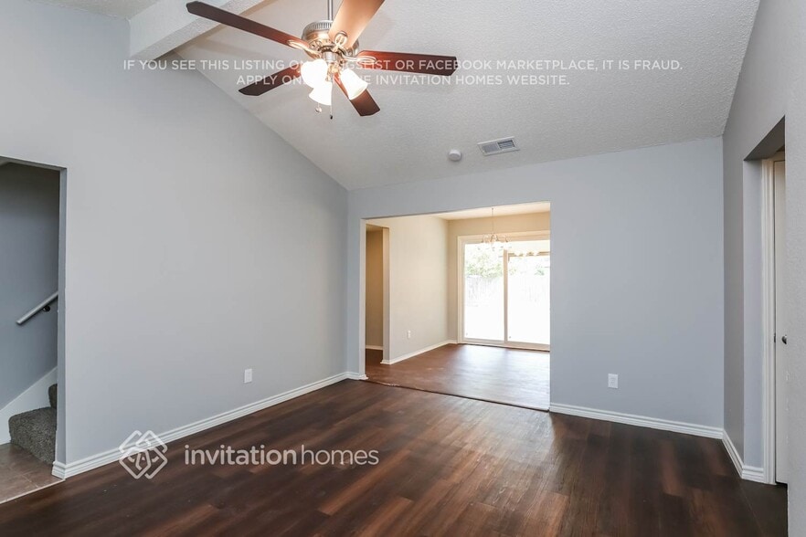 Building Photo - 627 Plainview Dr