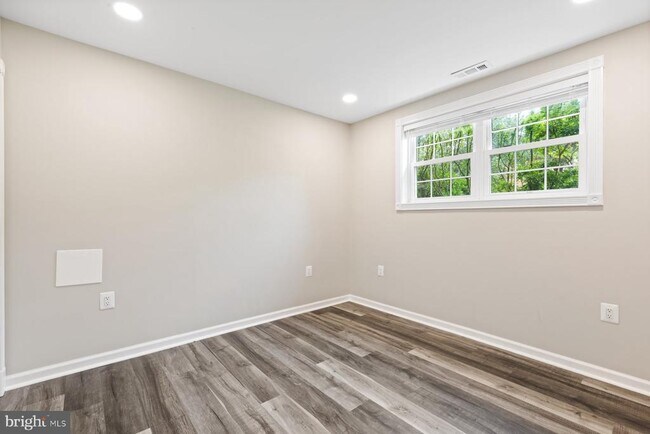 Building Photo - 6187 Green Hollow Ct