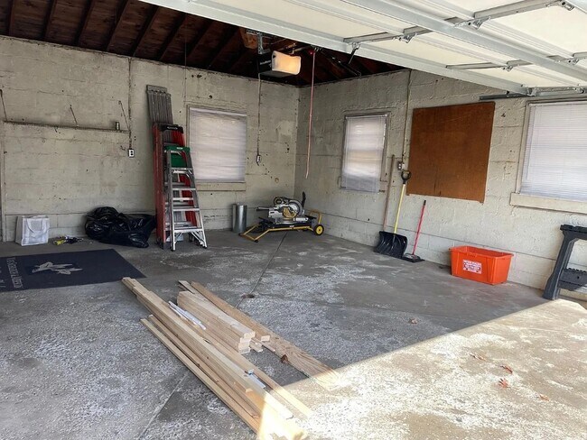 Building Photo - 1067 Long Pond Rd