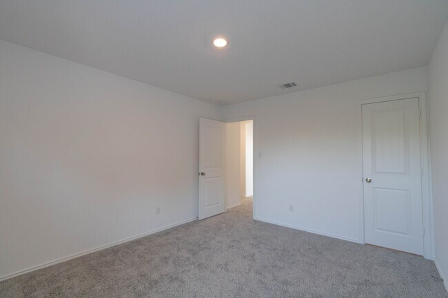 Building Photo - 3101 Windy Vane Dr