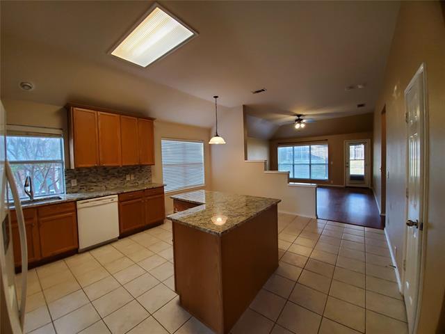 Building Photo - 4017 Chinaberry Dr