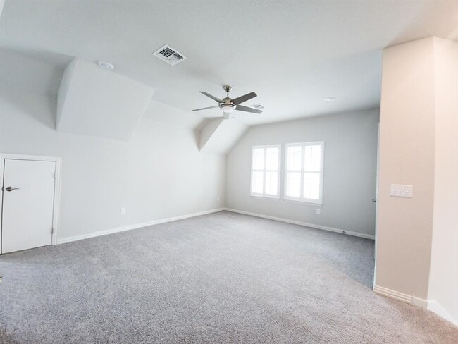 Building Photo - 12716 Bloomington Dr