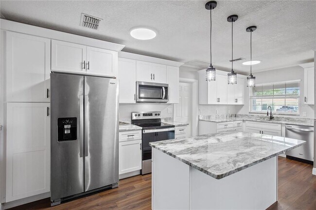 Building Photo - 29737 Seacol St