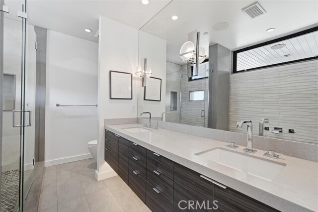 Building Photo - 300 25th St