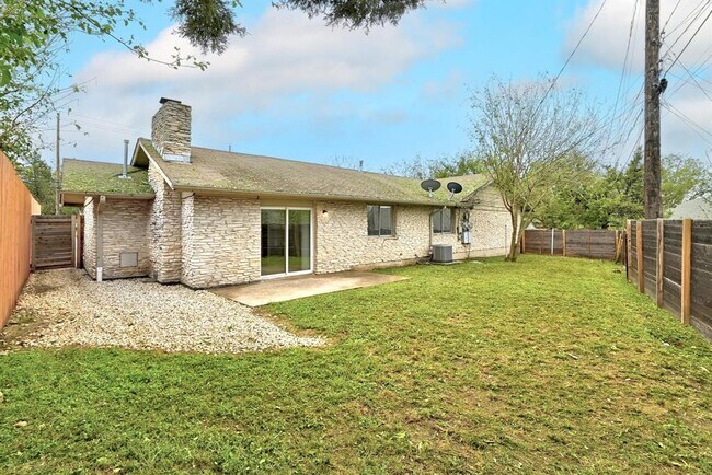 Building Photo - 5412 Manor Rd