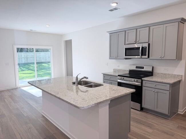 Building Photo - 522 Red Dragon Dr