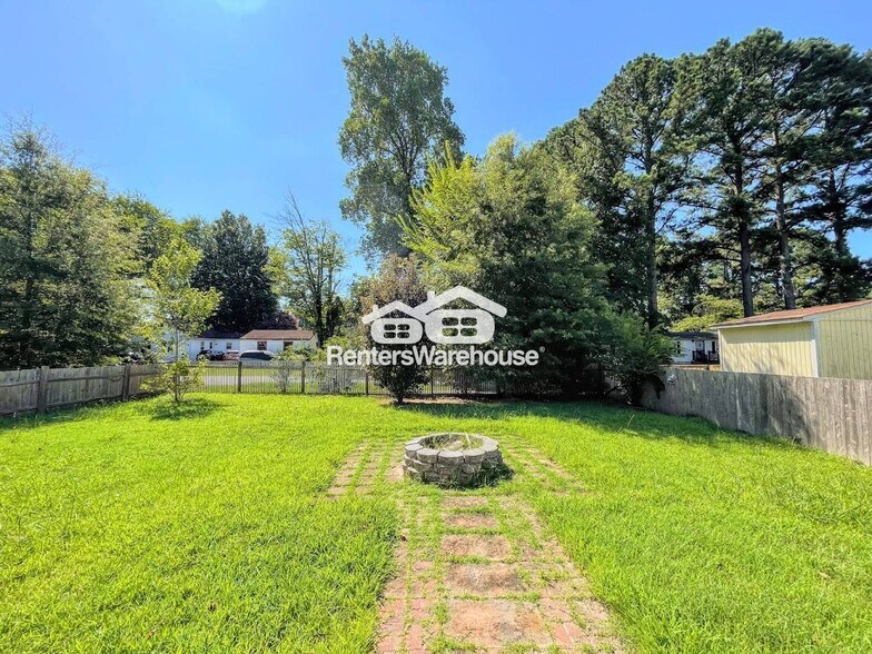Building Photo - 105 Bedford Pl
