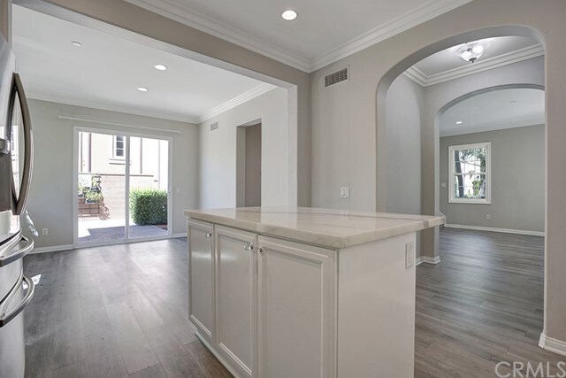 Building Photo - 21 Gardenpath