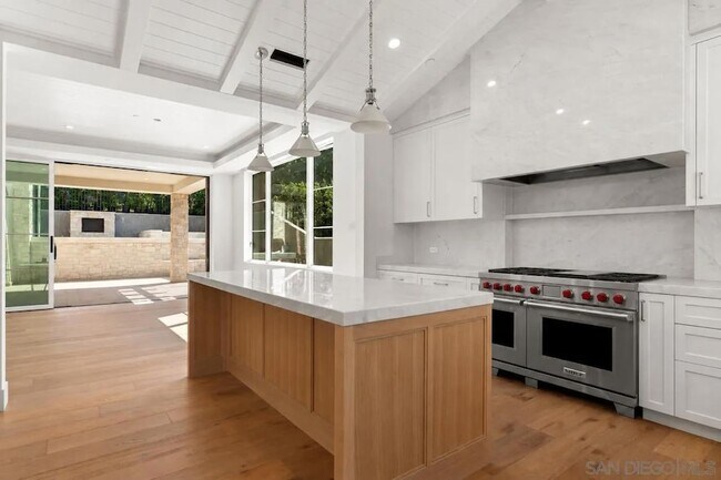 Building Photo - 461 Zuni Dr