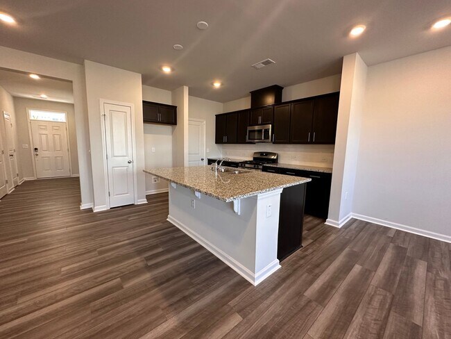 Building Photo - 3bd/2.5ba Townhome for rent @ Triple Crown in Durham