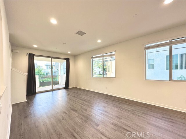 Building Photo - 147 Episode