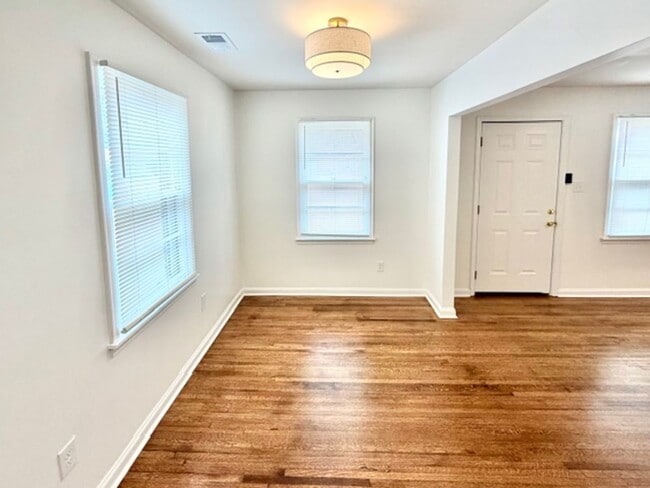 Building Photo - Marcia1459