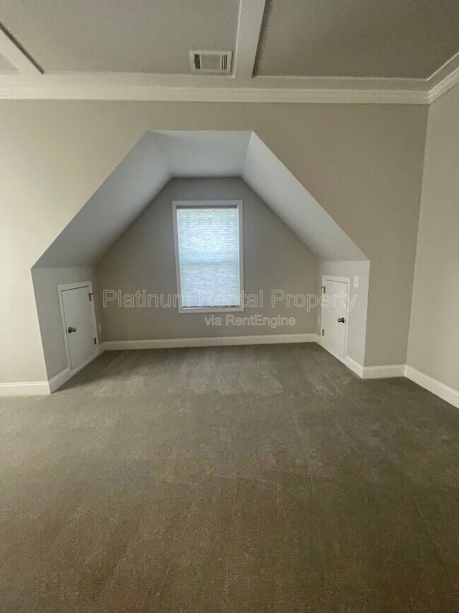 Building Photo - 8225 Crooked Crk Dr