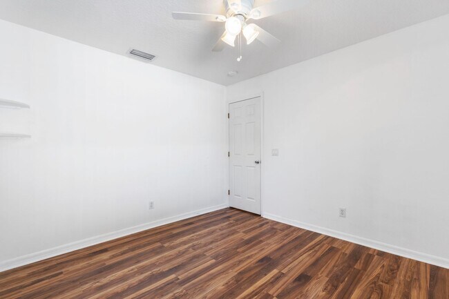 Building Photo - Charming Renovated 4BR/3BA Single Family Home