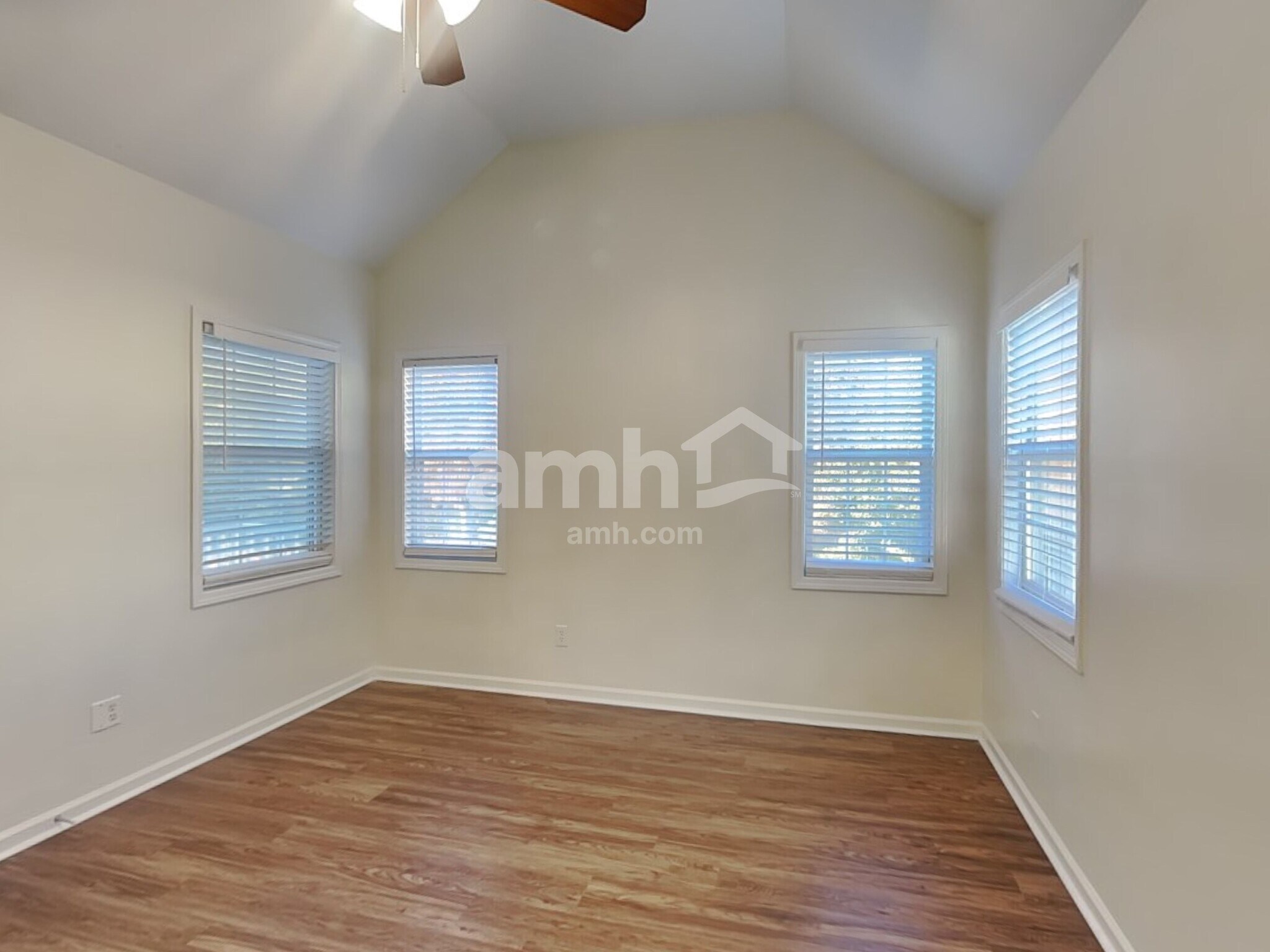 Building Photo - 791 Gardenside Cir SE