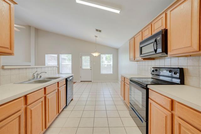 Building Photo - 1405 Cedar Springs Dr