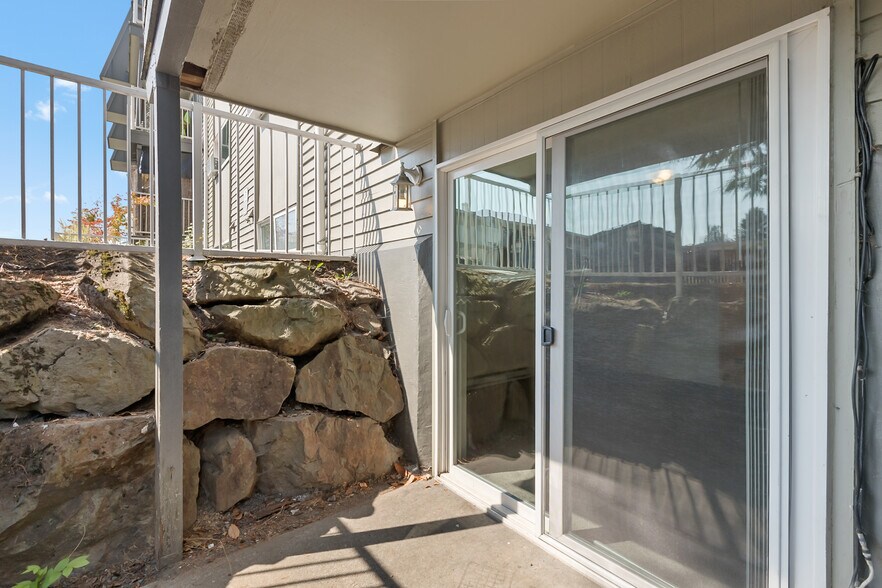 Building Photo - 11540 Pinehurst Way NE