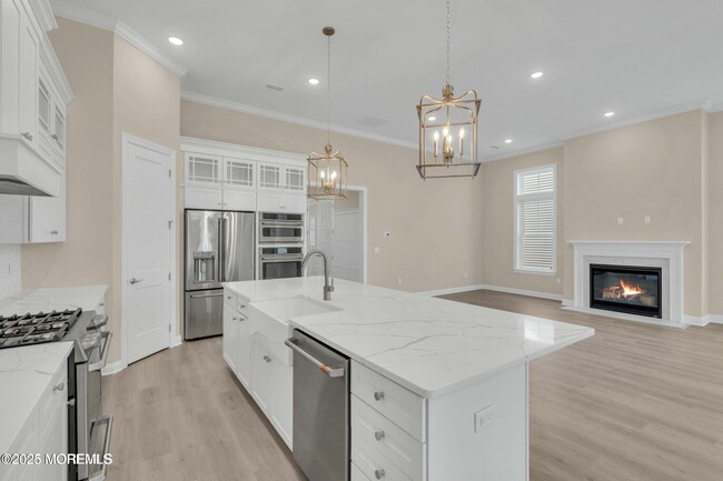 Building Photo - 53 Freesia Dr