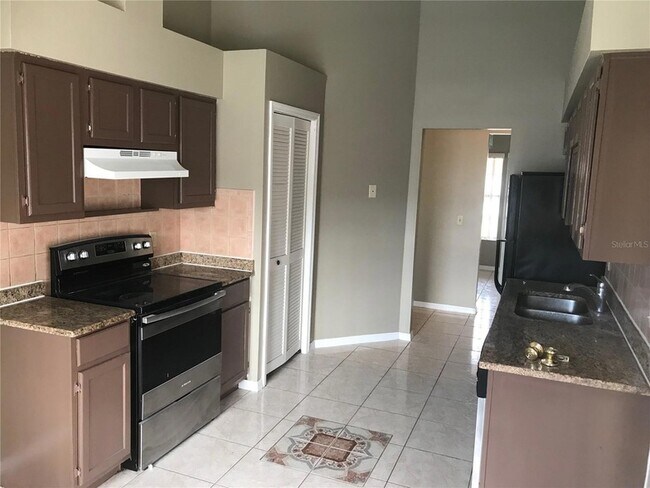 Building Photo - 1112 Gardanne Ct