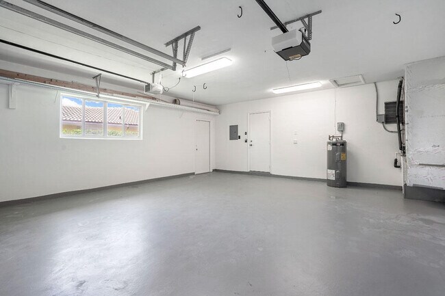 Building Photo - 263 S Maya Palm Dr
