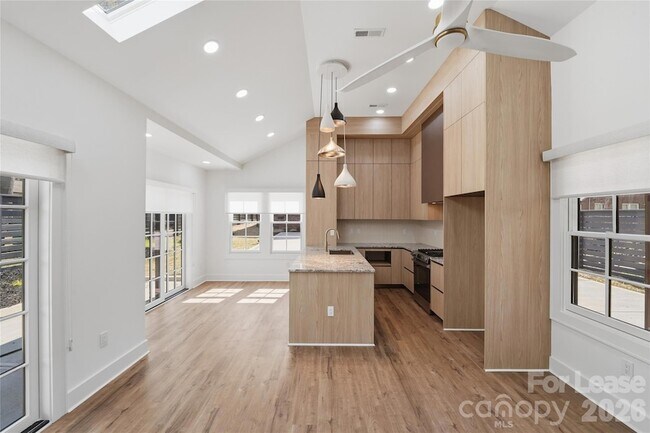 Building Photo - 1840 Merriman Ave