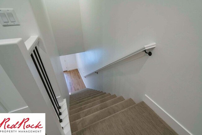 Building Photo - 3 Bedroom Townhome in Washington Fields wi...