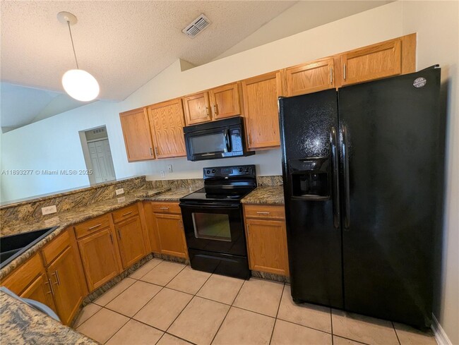 Building Photo - 78 Pine Grove Dr