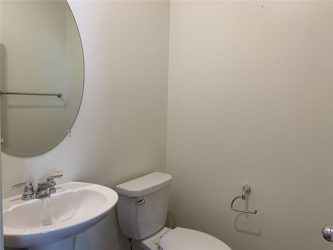Building Photo - 30349 Village Knoll Dr