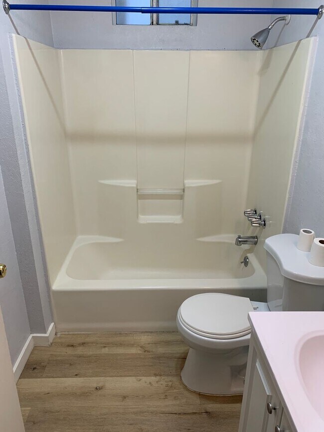 Building Photo - Great Experiences Are Just Around Rolland Curtis!