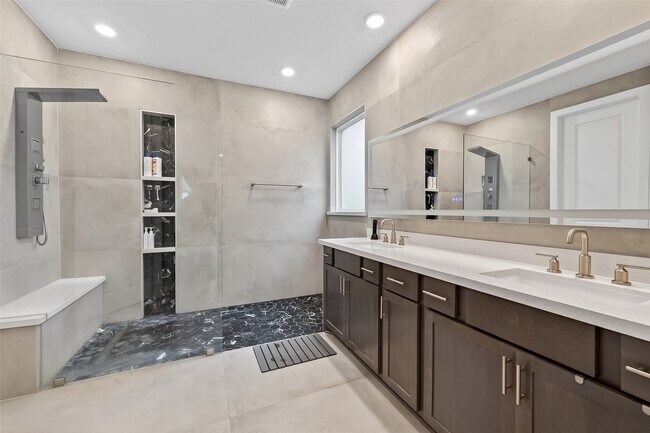 Building Photo - 21642 Laggan Clf Ln