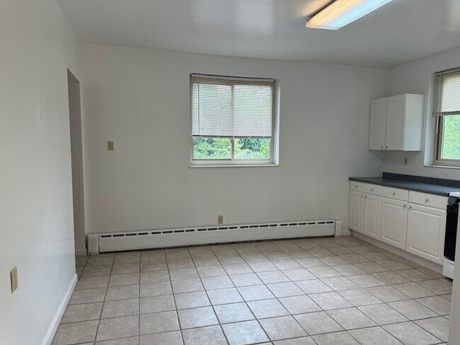 Building Photo - Wonderful First Floor Property!