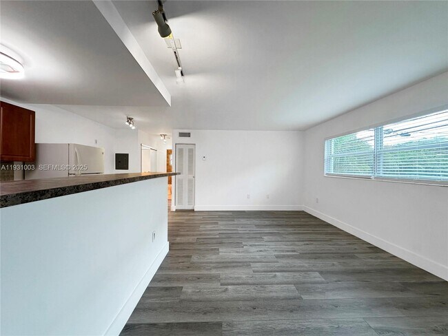 Building Photo - 363 Washington Ave