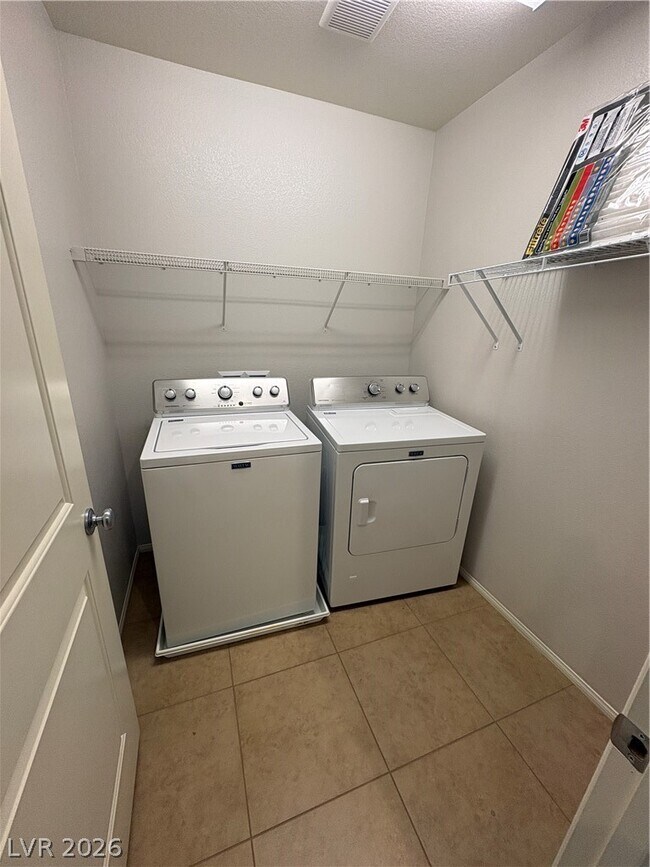 Building Photo - 8745 Cerrito Canyon Ct