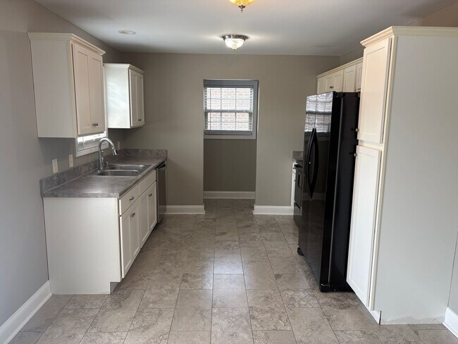 Building Photo - 482 Southern Cross Dr
