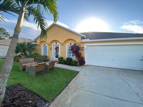 Building Photo - Vero Beach / Sebastian 3/2