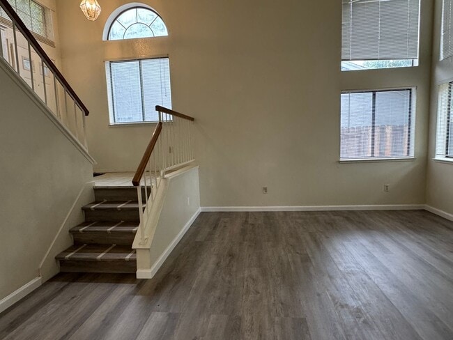 Building Photo - Antelope home