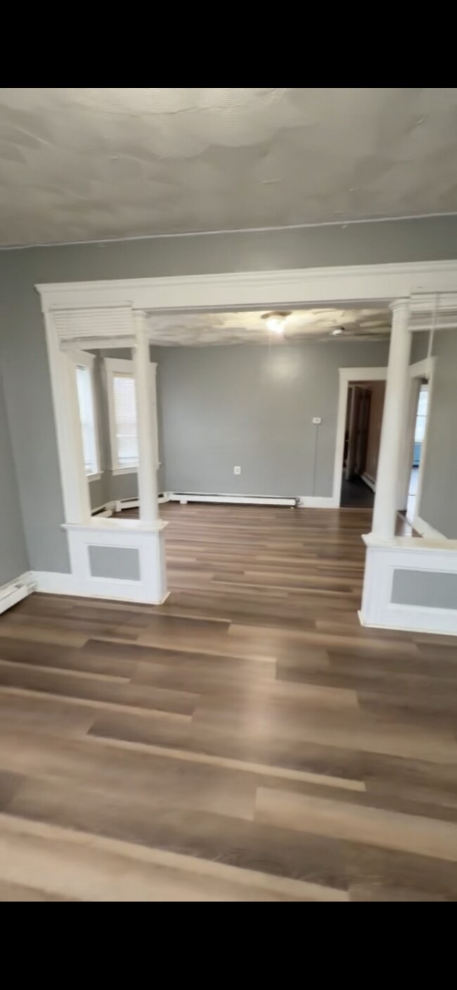 Building Photo - 55 Alton St