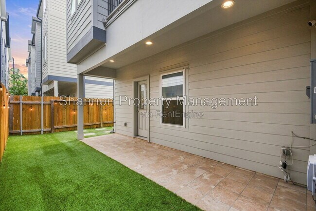 Building Photo - 849 Fisher St