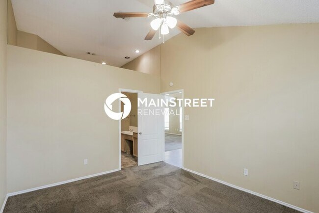 Building Photo - 3 Bedroom Pet-Friendly Home in Duncanville, TX with Main Street Renewal