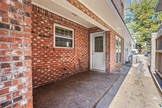 Building Photo - 5124 Collinwood Ave