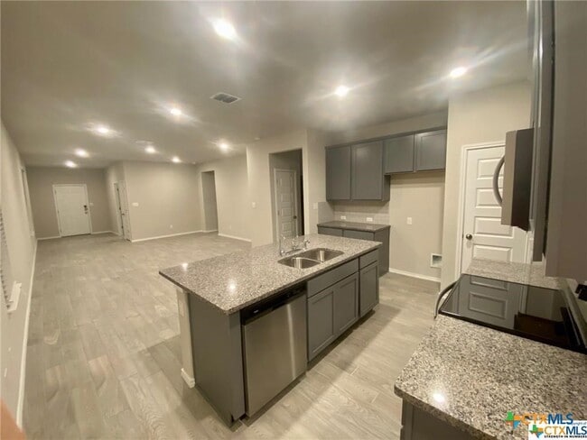 Building Photo - 2440 Dielman Dr