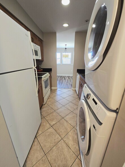 Building Photo - 8388 Montgomery Run Rd