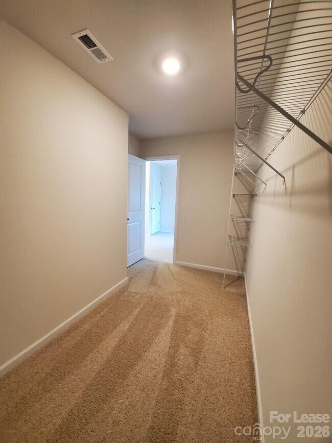 Building Photo - 3013 Lydney Cir