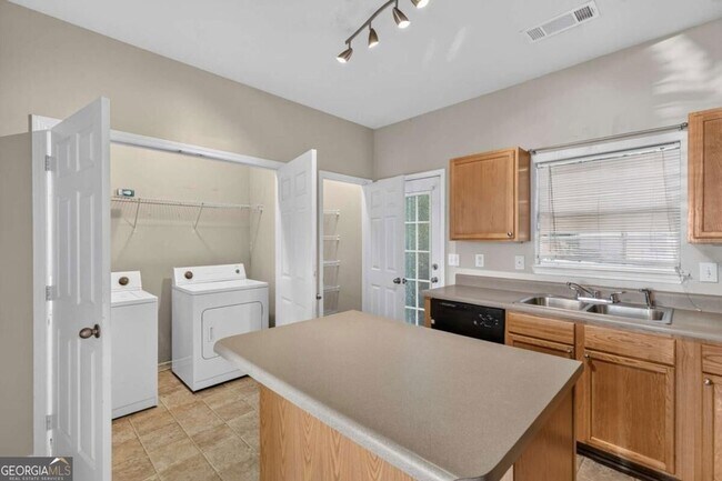 Building Photo - 2161 Del Lago Cir