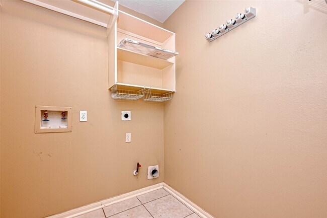 Building Photo - 18039 Parkwille Ln