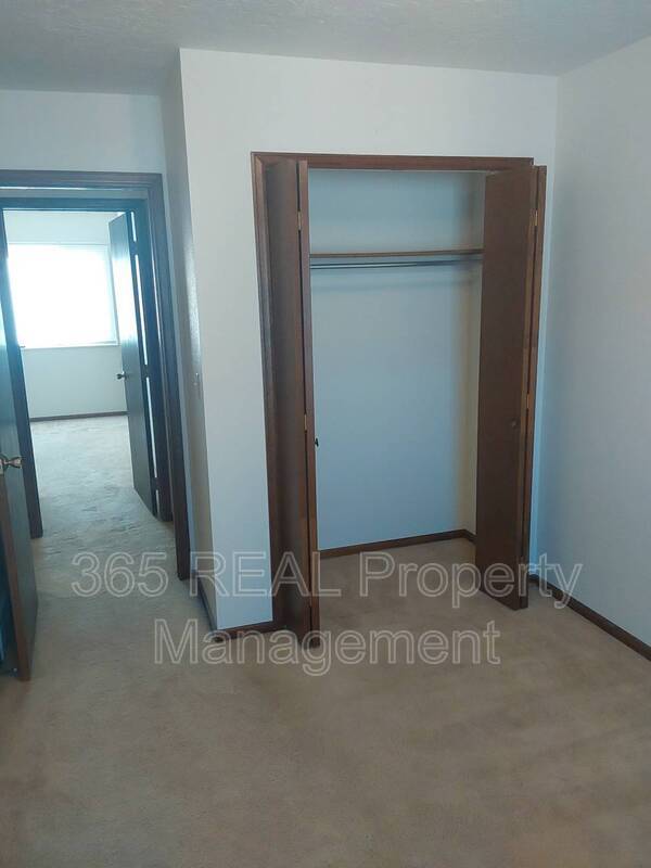 Building Photo - 909 44th Ave Ct