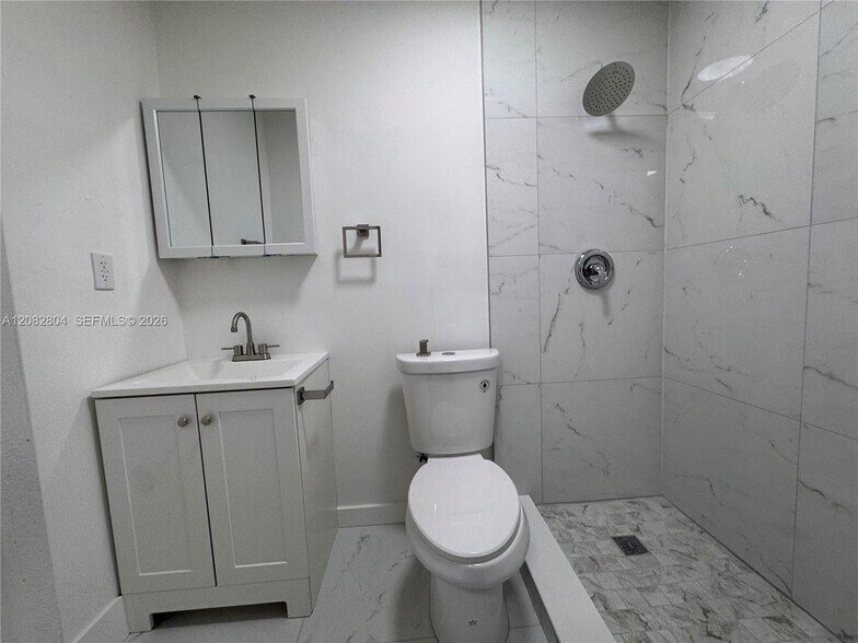 Building Photo - 3632 SW 87th Ave
