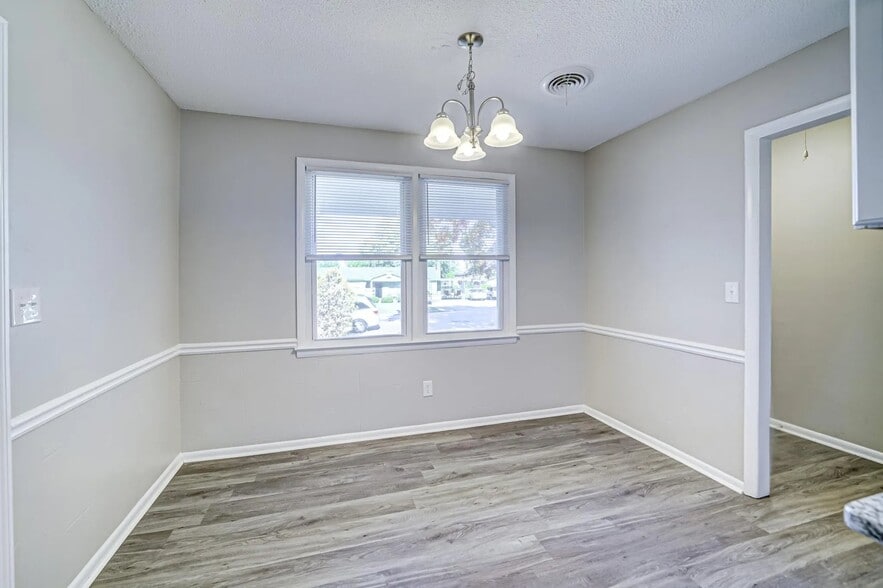 Building Photo - 2839 Glenn Hills Cir